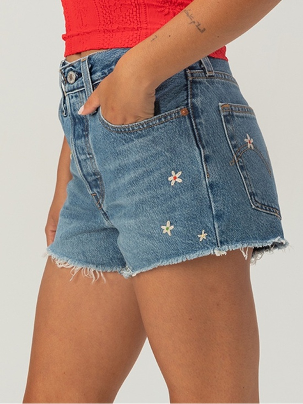Levi’s Floral Embroidered High-Rise Girlfriend Shorts Girl’s size 8 Medium